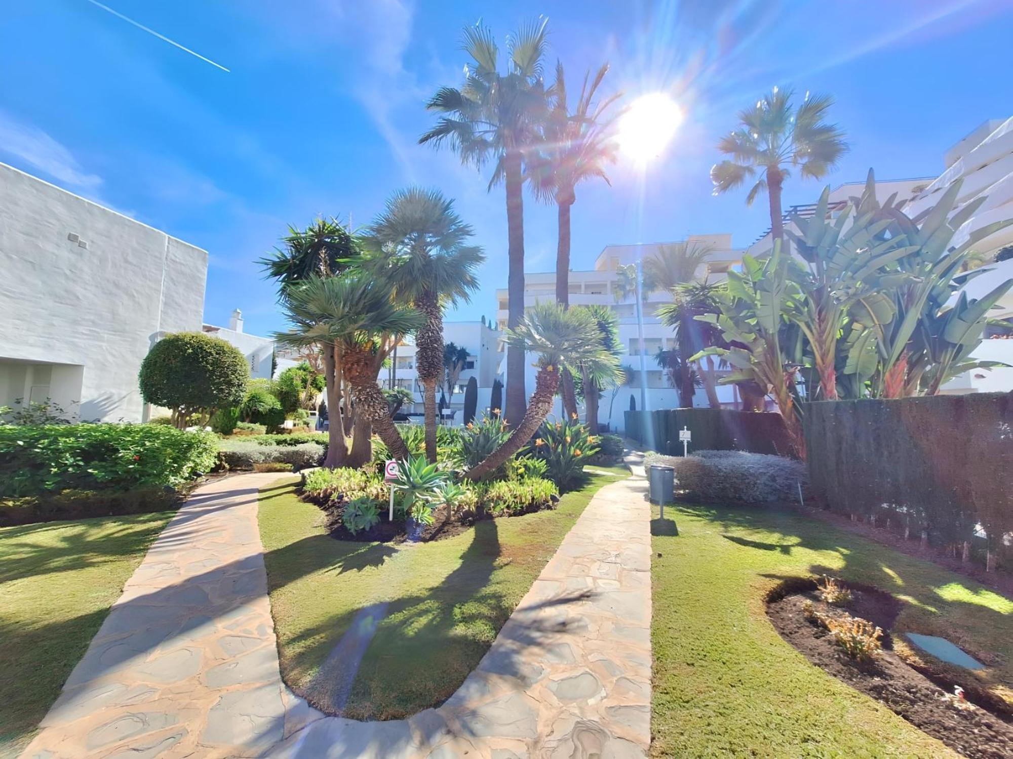 Gorgeous 2Br Apt. W/ Mountain View Puerto Banus Marbella Kültér fotó