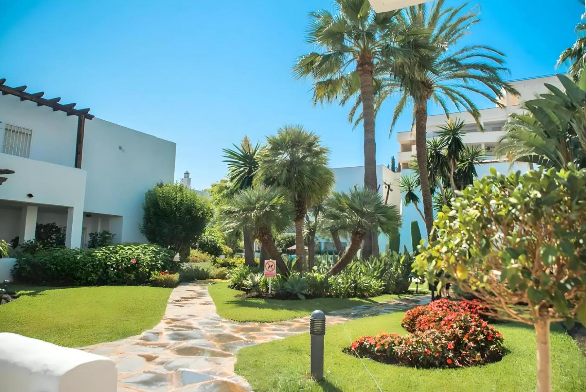 Gorgeous 2Br Apt. W/ Mountain View Puerto Banus Marbella Kültér fotó